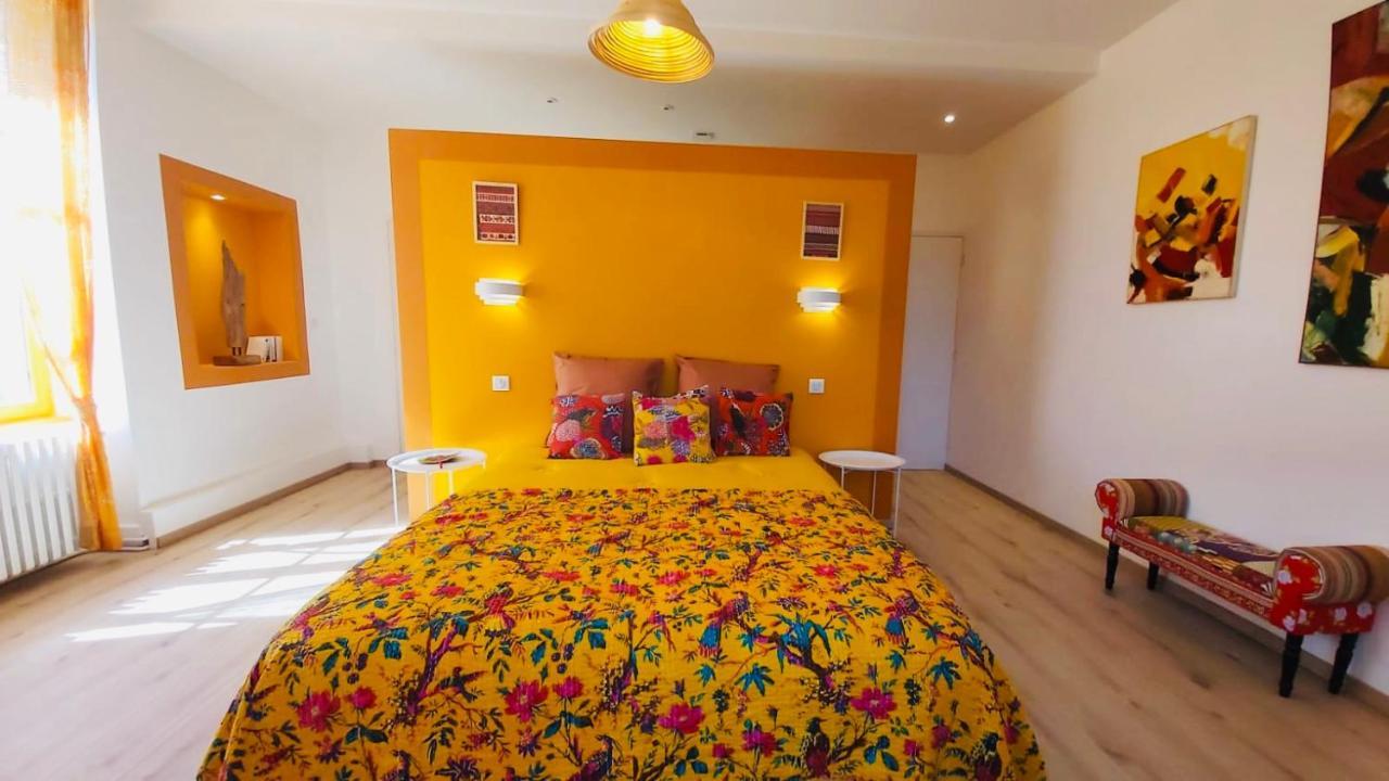 Aux Couleurs De Commarin Chambres D'Hotes מראה חיצוני תמונה