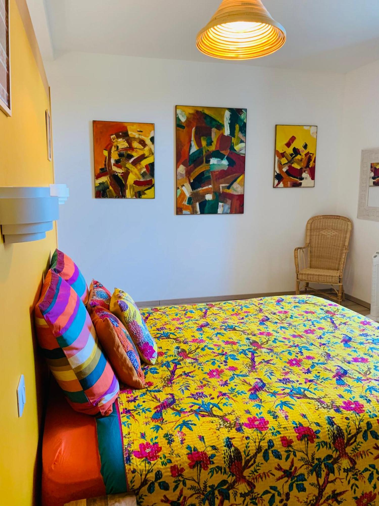 Aux Couleurs De Commarin Chambres D'Hotes מראה חיצוני תמונה